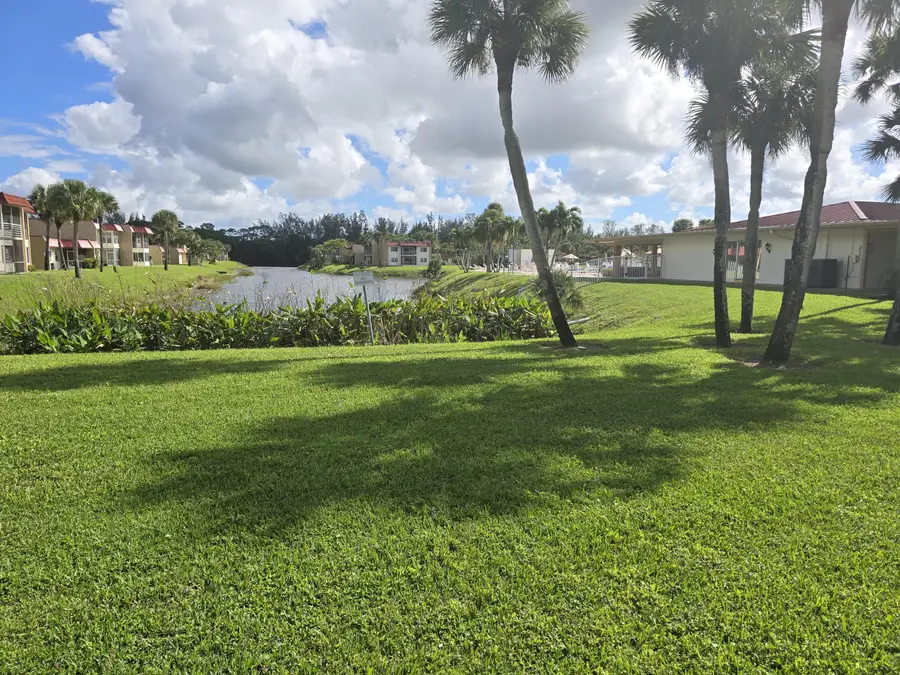112 Lake Dora Drive, West Palm Beach, FL 33411 - Image #2