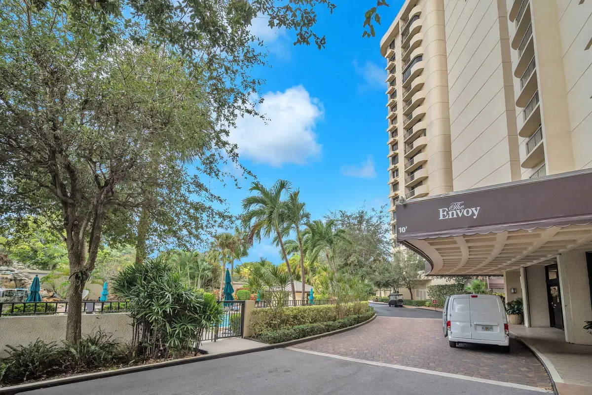 2480 Presidential Way #303, West Palm Beach, FL 33401 - Image #1