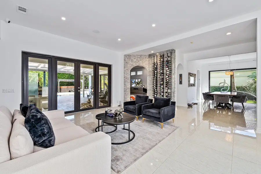 125 Pembroke Drive, Palm Beach Gardens, FL 33418 - Image #2