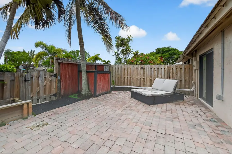 1005 NW 53rd St Street, Deerfield Beach, FL 33064 - Image #3