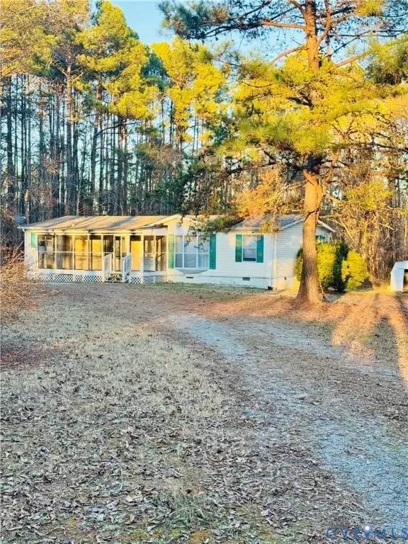 271 Walnut Hill Road, Crewe, VA 23930