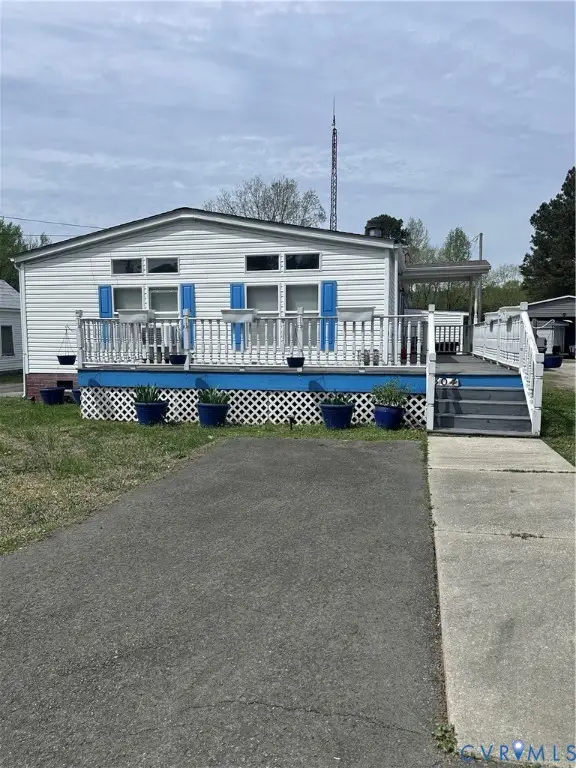 304 E Main Street, Wakefield, VA 23888 - Image #2