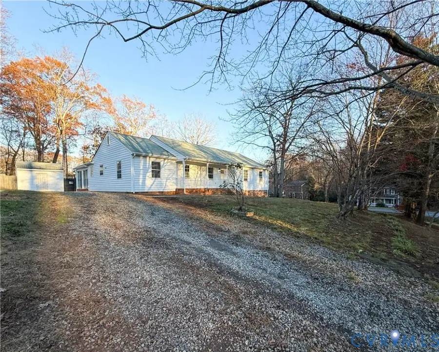 401 Comstock Drive, Midlothian, VA 23236 - Image #2