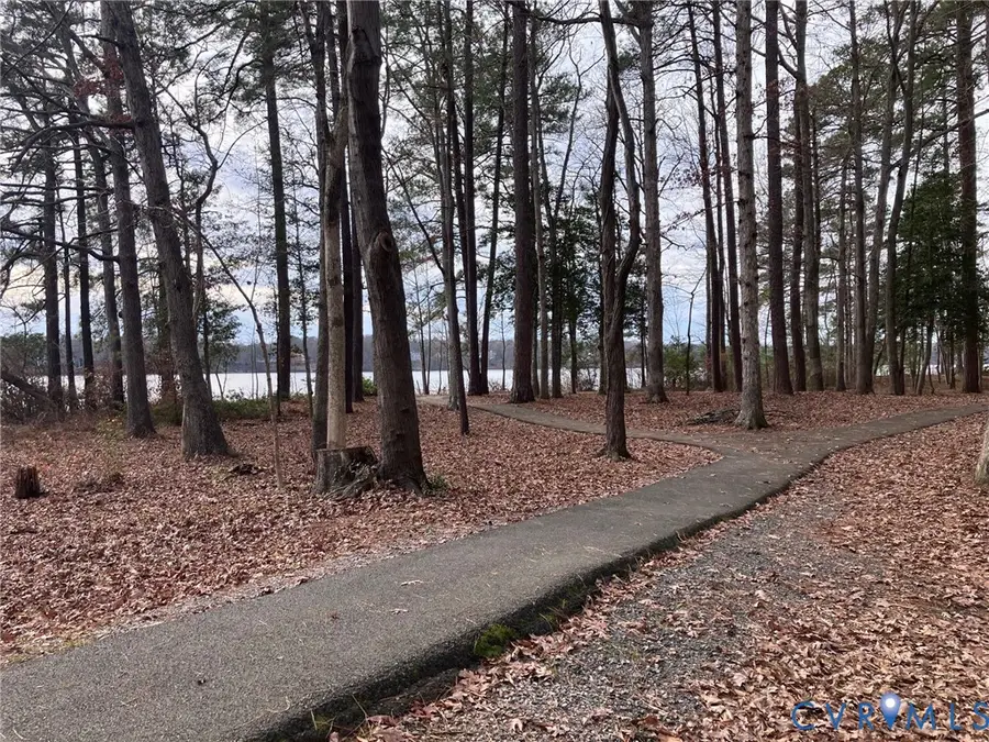 3901 Mctyres Cove Court, Midlothian, VA 23112 - Image #2