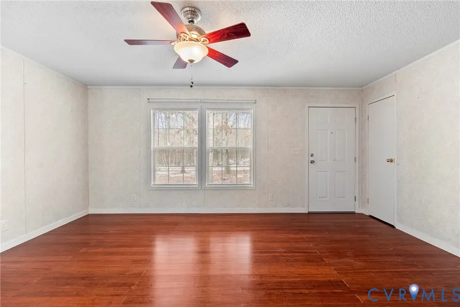 9174 Howardsville Road, Howardsville, VA 24562 - Image #3