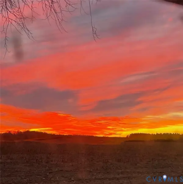 000 Locust Hill Road, Bowling Green, VA 22427