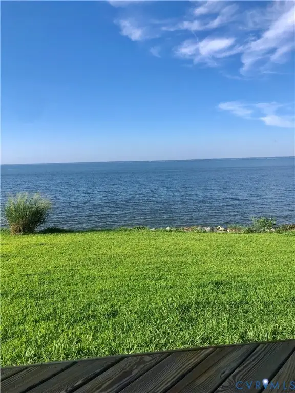 51 Waterway Drive, Montross, VA 22520