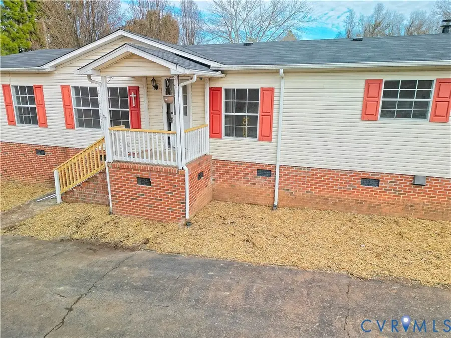 806 Lunenburg Avenue, Victoria, VA 23974 - #2