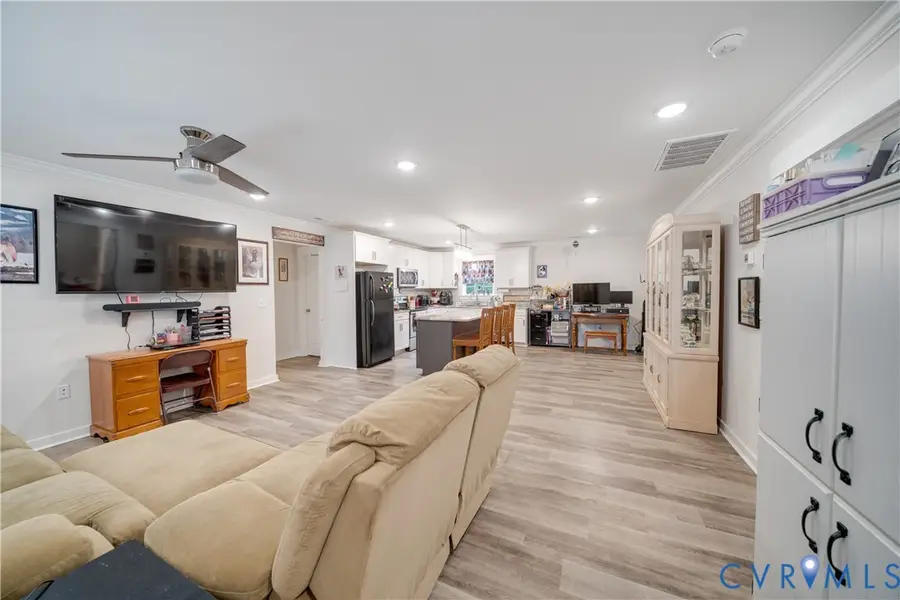 1124 Cheaneys Bridge Road, Dunnsville, VA 22454 - #3