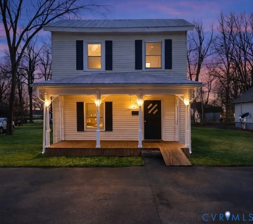 311 W 4th Street, Blackstone, VA 23824 - #1