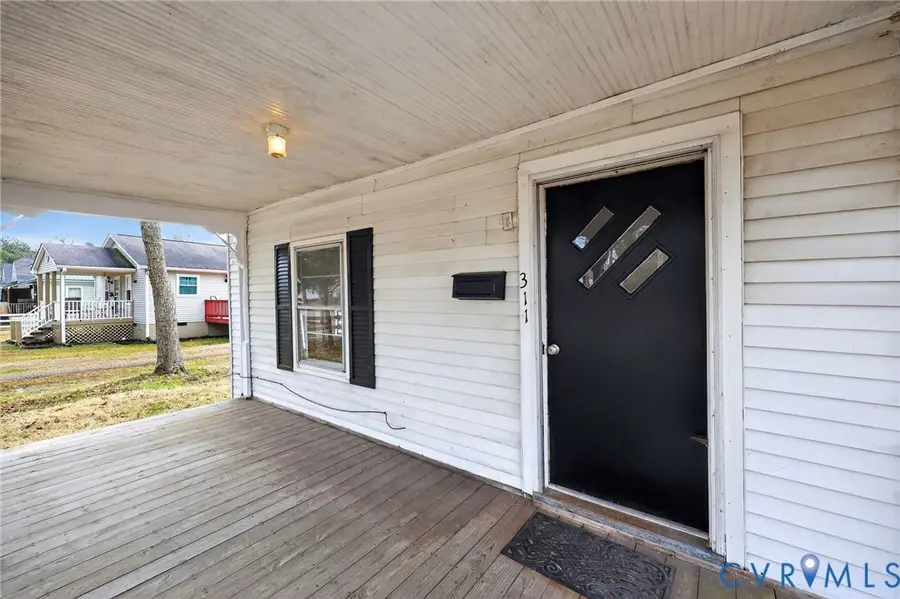 311 W 4th Street, Blackstone, VA 23824 - #3