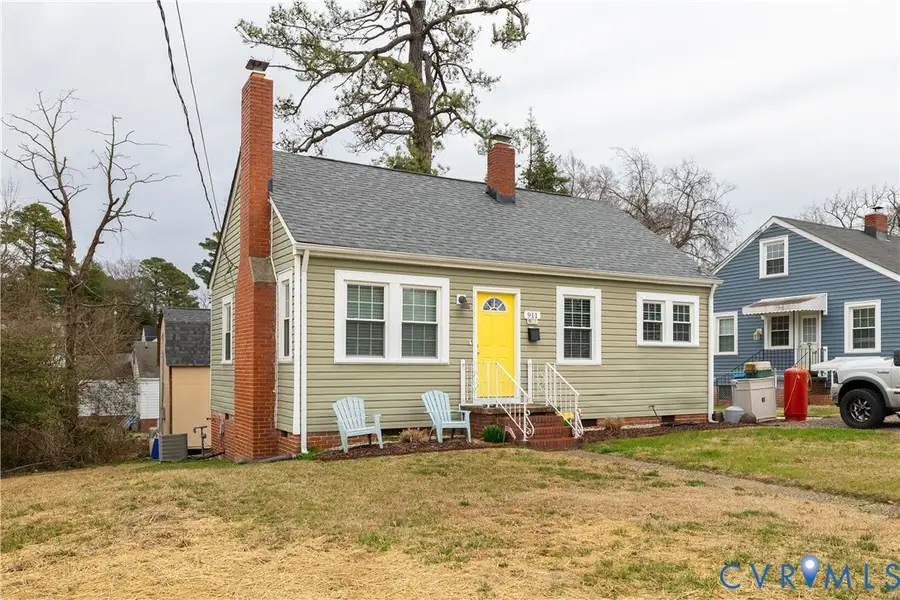 911 Floral Avenue, Colonial Heights, VA 23834 - #2