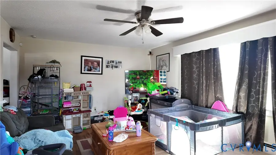 656 Battery Place, Colonial Heights, VA 23834 - #3