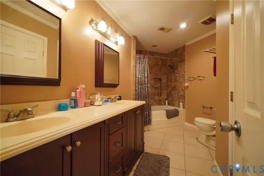 303 Bridge Crossing, Yorktown, VA 23692 - #2