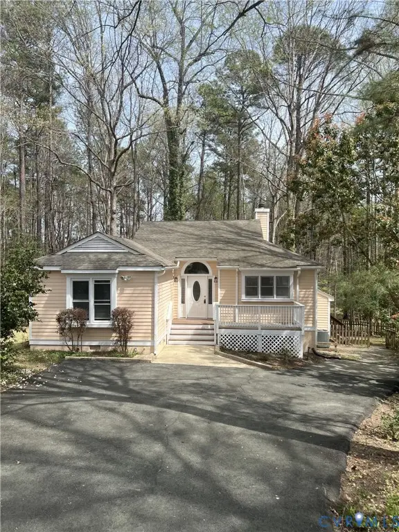 5605 Woods Walk Road, Midlothian, VA 23112