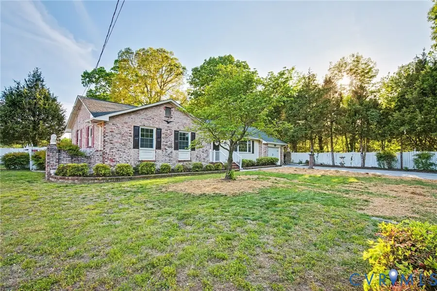 901 Dogwood Drive, Colonial Heights, VA 23834 - #2