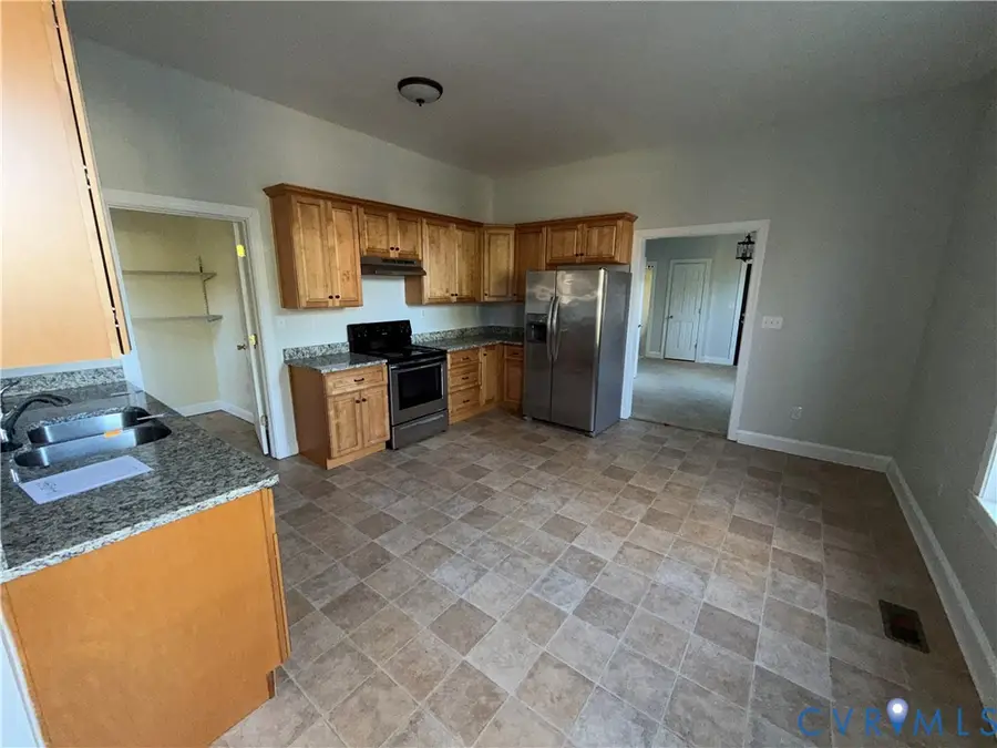 113 W Main Street, Wakefield, VA 23888 - #2