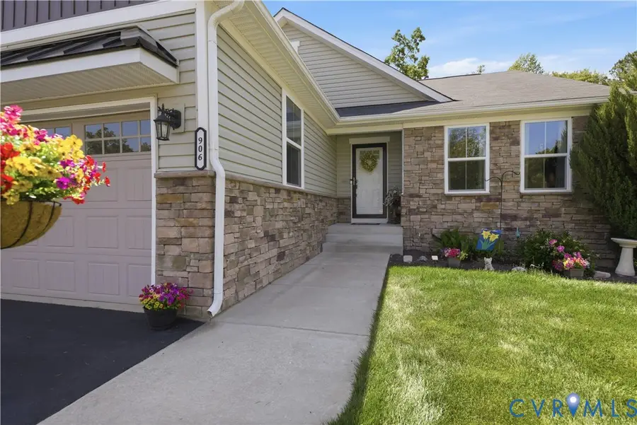 906 Sun Valley Way, Clover Hill, VA 23236 - #2