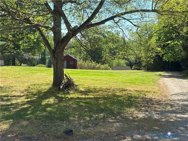 127 Hanover Avenue, Colonial Heights, VA 23834