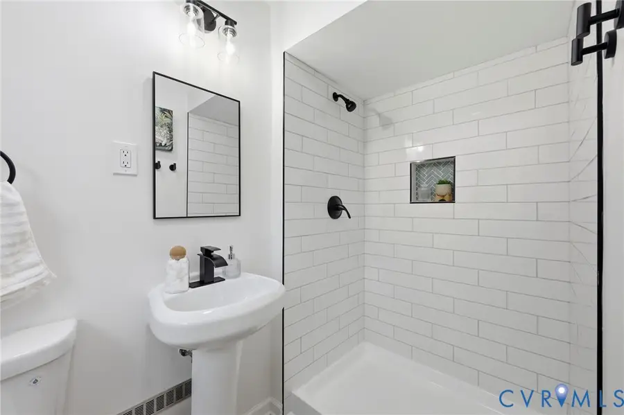 214 Lyons Avenue, Colonial Heights, VA 23834 - #3