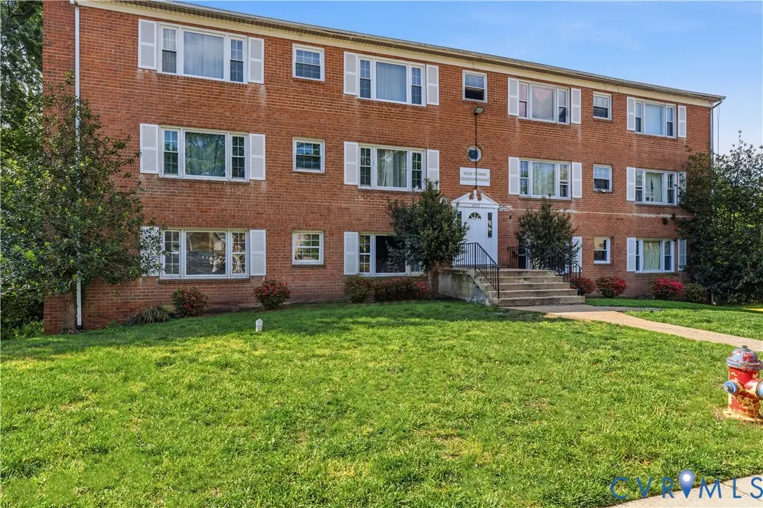 9207 Douglas Street #201, Manassas, VA 20110 - #1