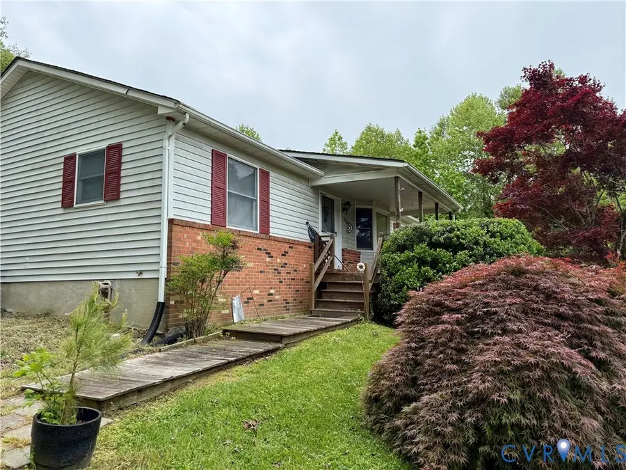 327 Gilbert Street, Kilmarnock, VA 22482 - #3