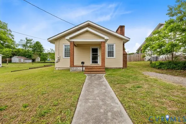 221 Piedmont Avenue, Colonial Heights, VA 23834
