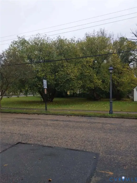 502 Grove Avenue, Petersburg, VA 23803 - #2