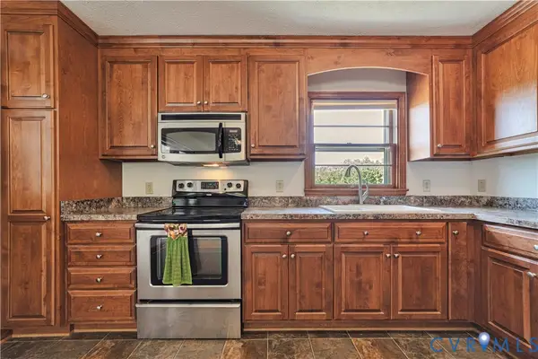712 Fredericks Hall Road, Bumpass, VA 23024
