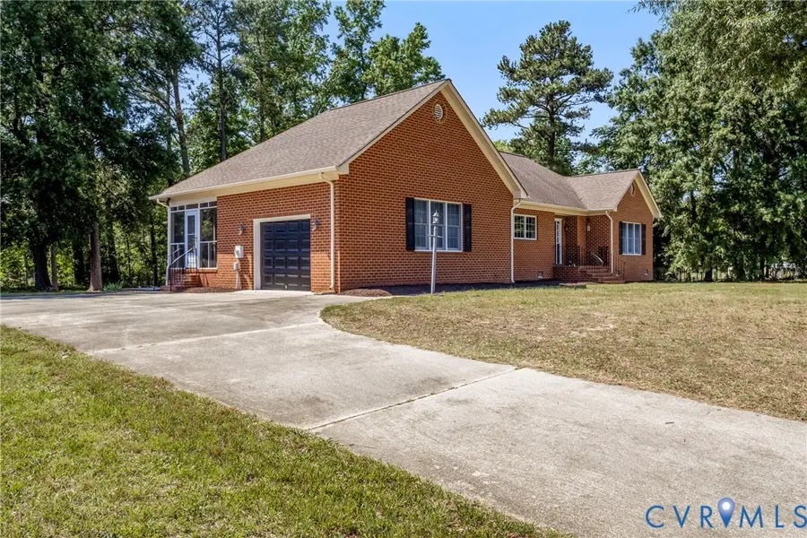 19106 Andrews Drive, Colonial Heights, VA 23803 - #3