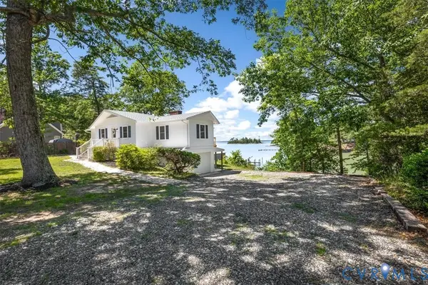 483 Mechams Cove Road, Middlesex, VA 23169