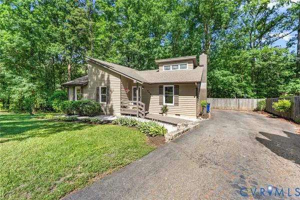 3020 Sand Hills Drive, Chester, VA 23831