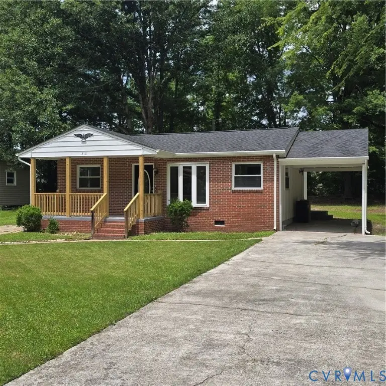 810 Luke Street, Blackstone, VA 23824 - #1