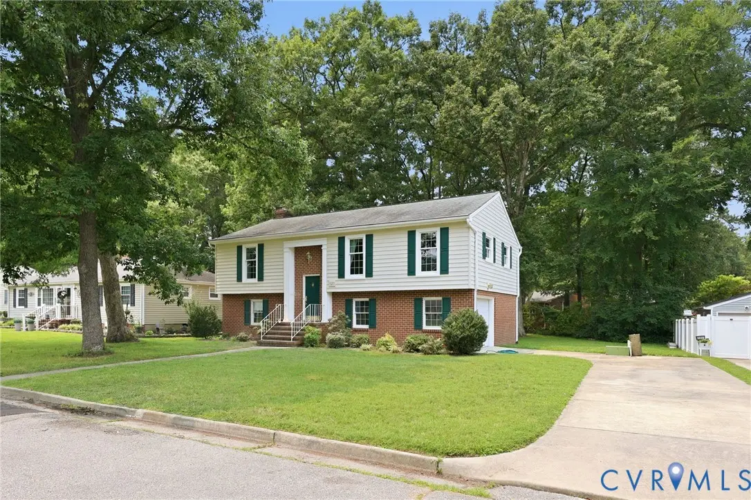 121 Huntington Road, Colonial Heights, VA 23834 - #1