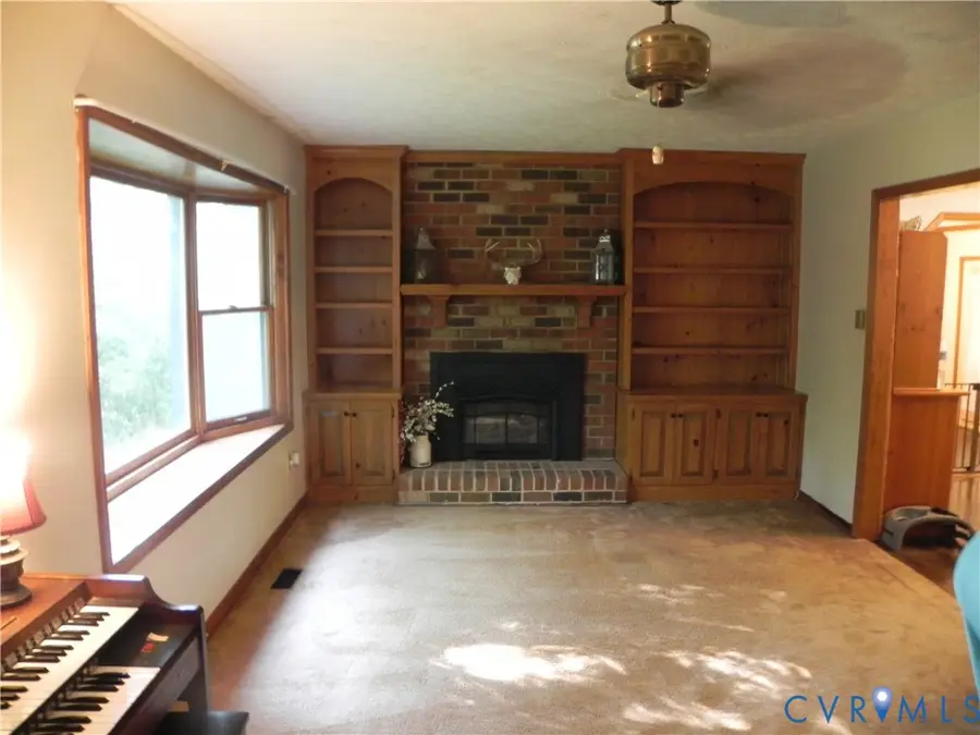 830 Grapevine Road, Sandston, VA 23150 - #2