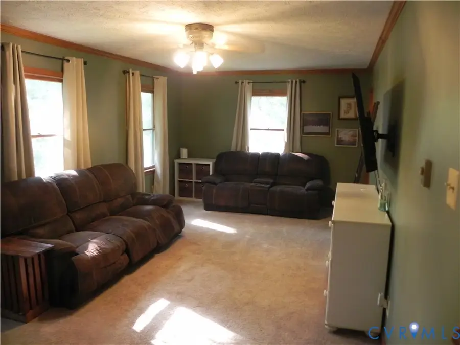 830 Grapevine Road, Sandston, VA 23150 - #3