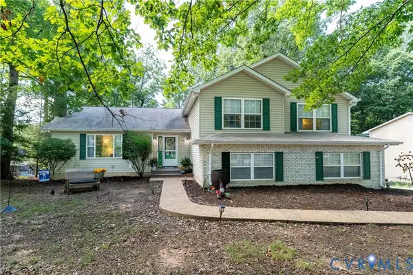 35 Woodlawn Drive, Palmyra, VA 22963