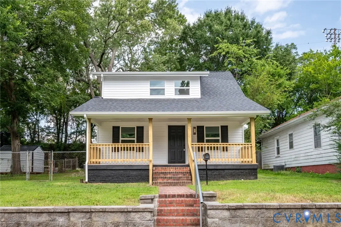 215 N 14th Ave, Hopewell, VA 23860 - #1