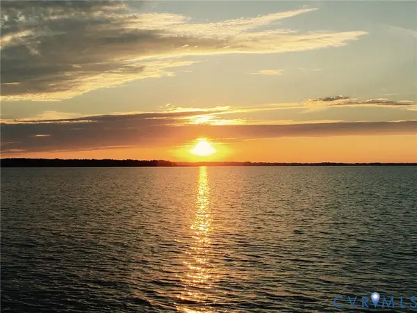 280 Rappahannock Beach Drive, Tappahannock, VA 22560