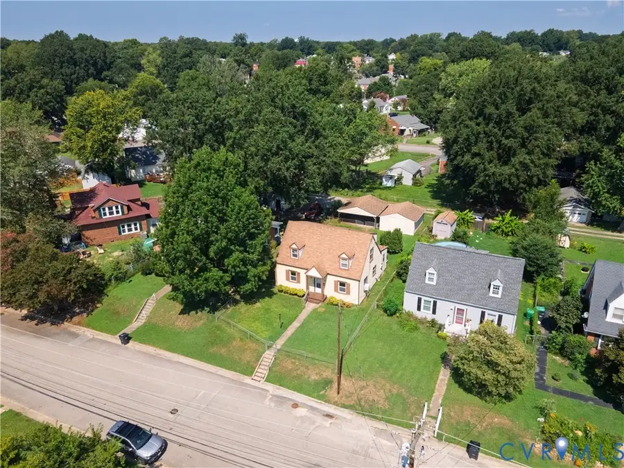 422 Roslyn Avenue, Colonial Heights, VA 23834 - #2