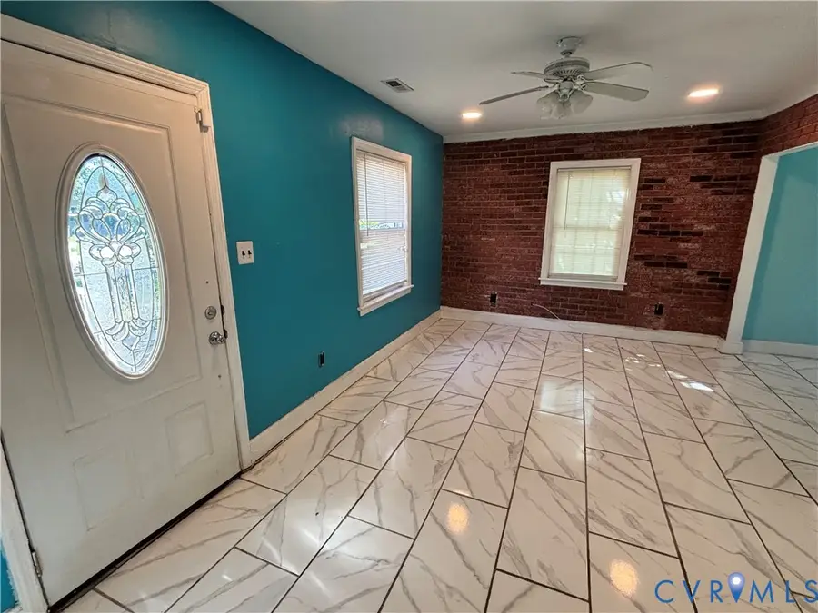 8 Clover Street, Hampton, VA 23669 - #3