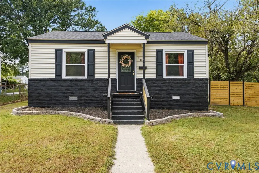 105 Gravatt Avenue, Blackstone, VA 23824 - #2