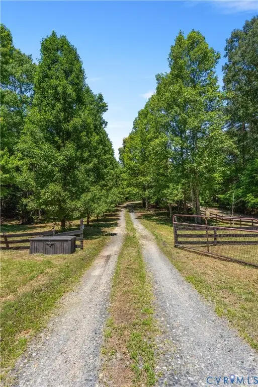 89 Johnson Station Rd, Dillwyn, VA 23936 - #2