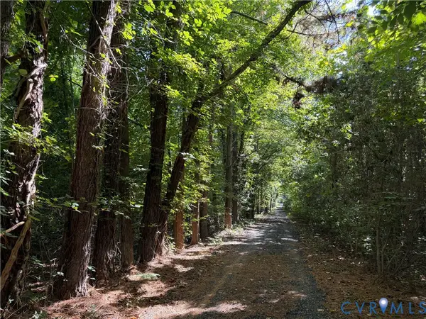 300 Skipper Lane, Yorktown, VA 23693