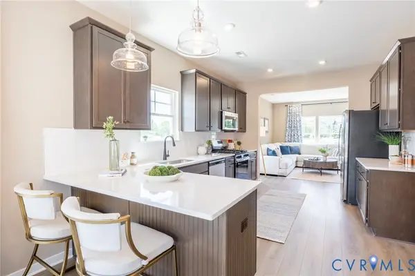5334 Pointes End Way #102, Glen Allen, VA 23059