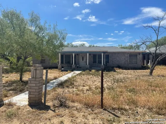 544 Scott St, Asherton, TX 78827 - #1