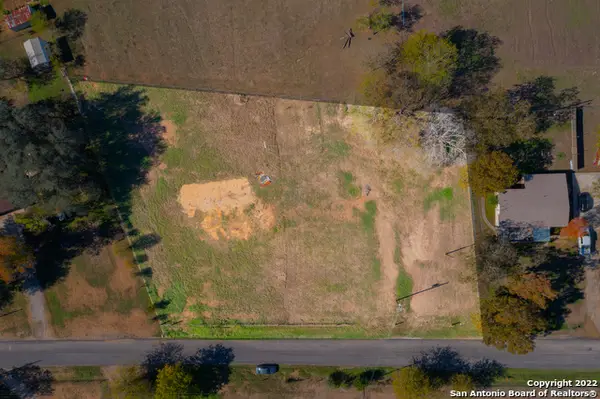 515 Dry Hollow, La Vernia, TX 78121