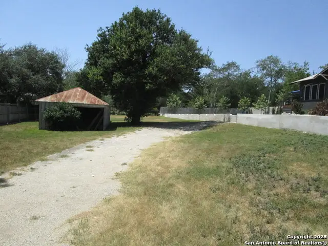 840 S Castell Ave, New Braunfels, TX 78130 - #3