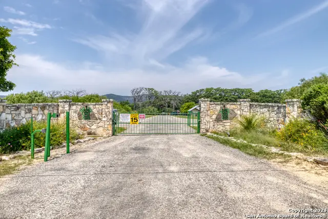 28 N River Place Rd, Rio Frio, TX 78879 - #1