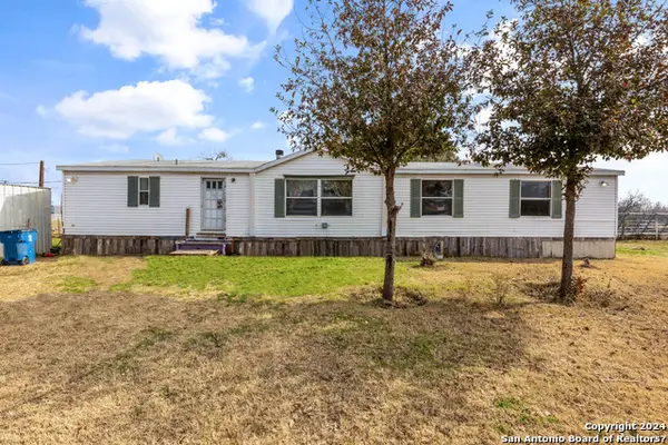 523 Mansfield, Pleasanton, TX 78064